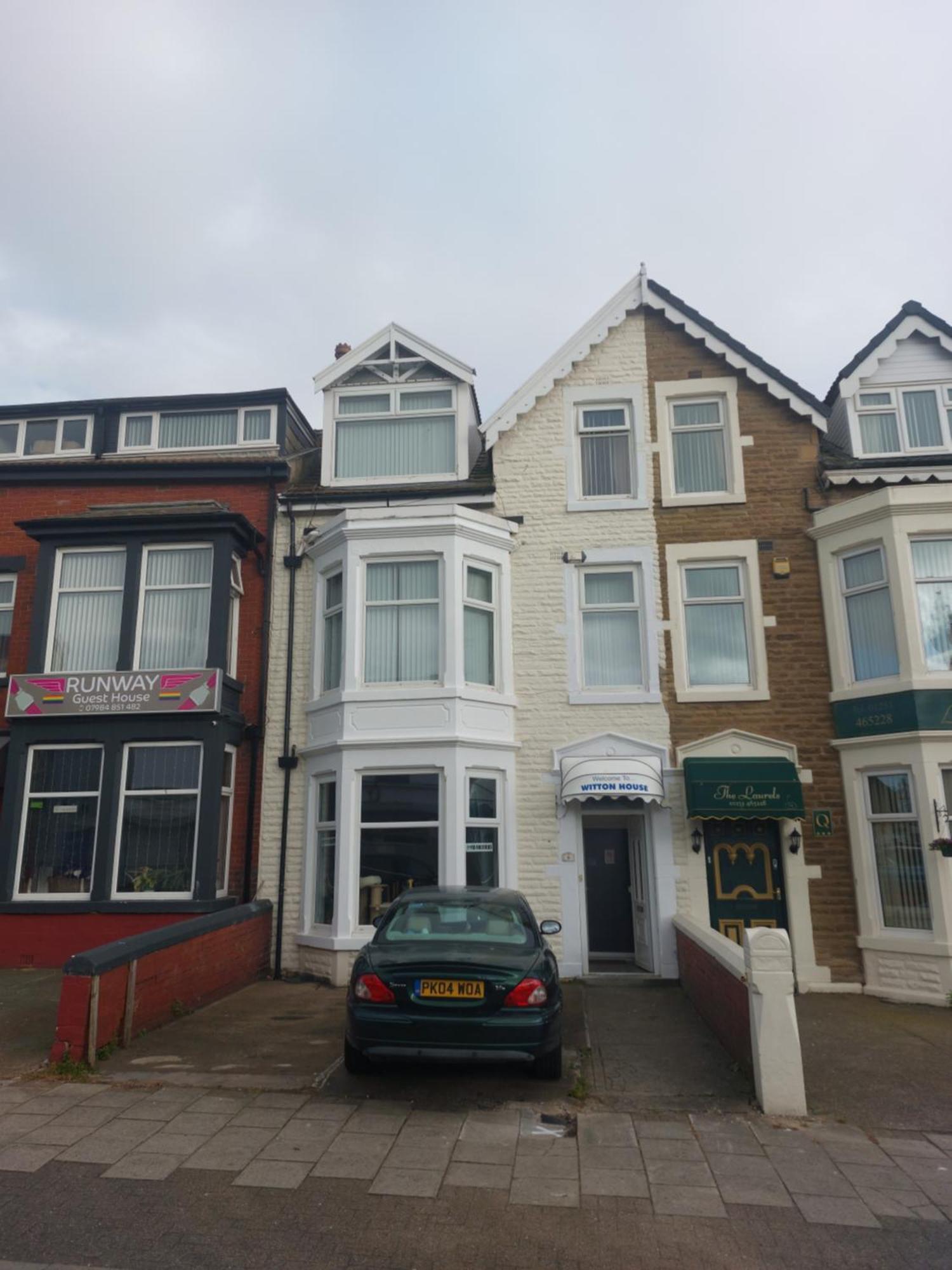 Bed & Breakfast Witton House